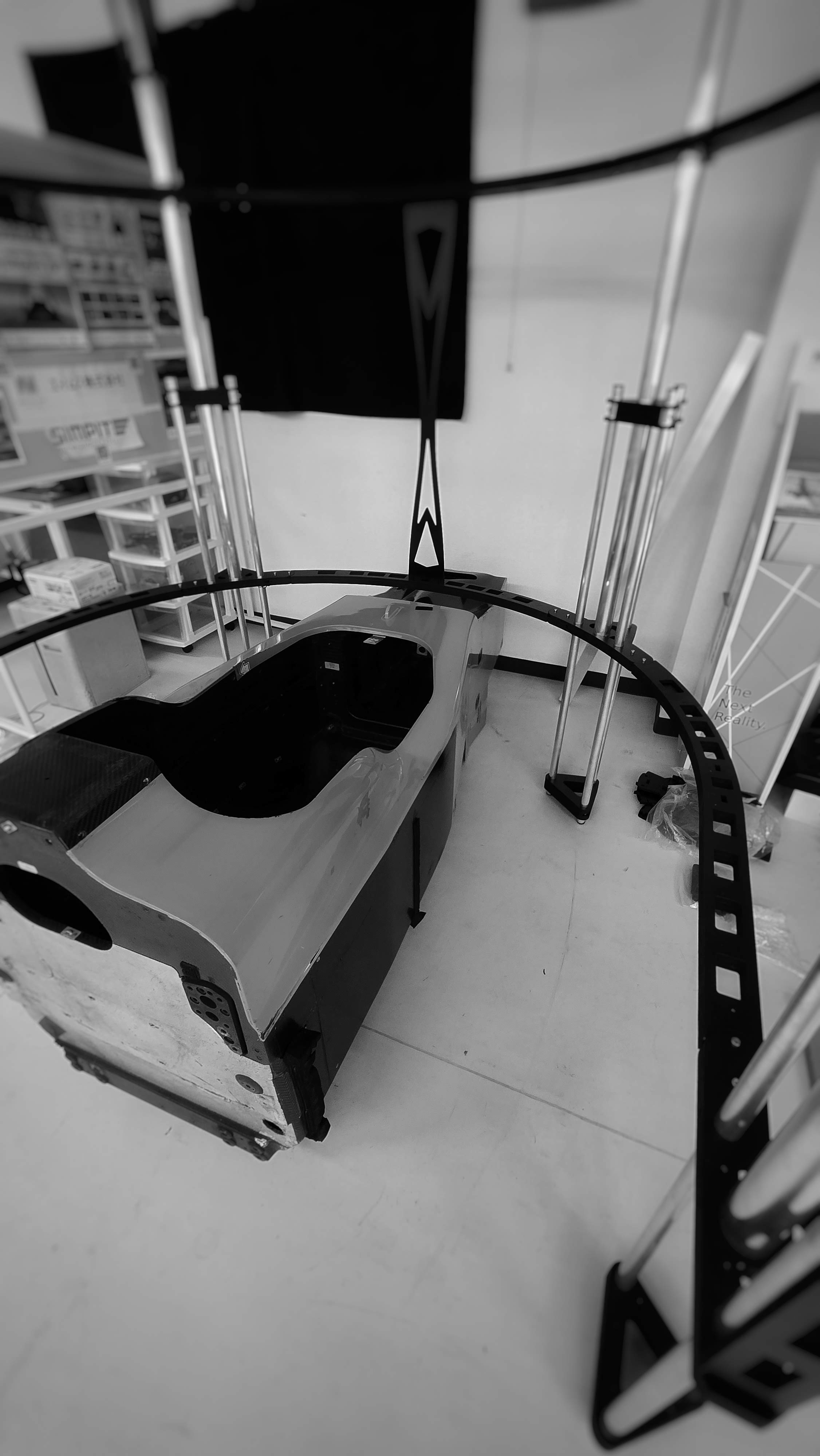 U-shape screen build