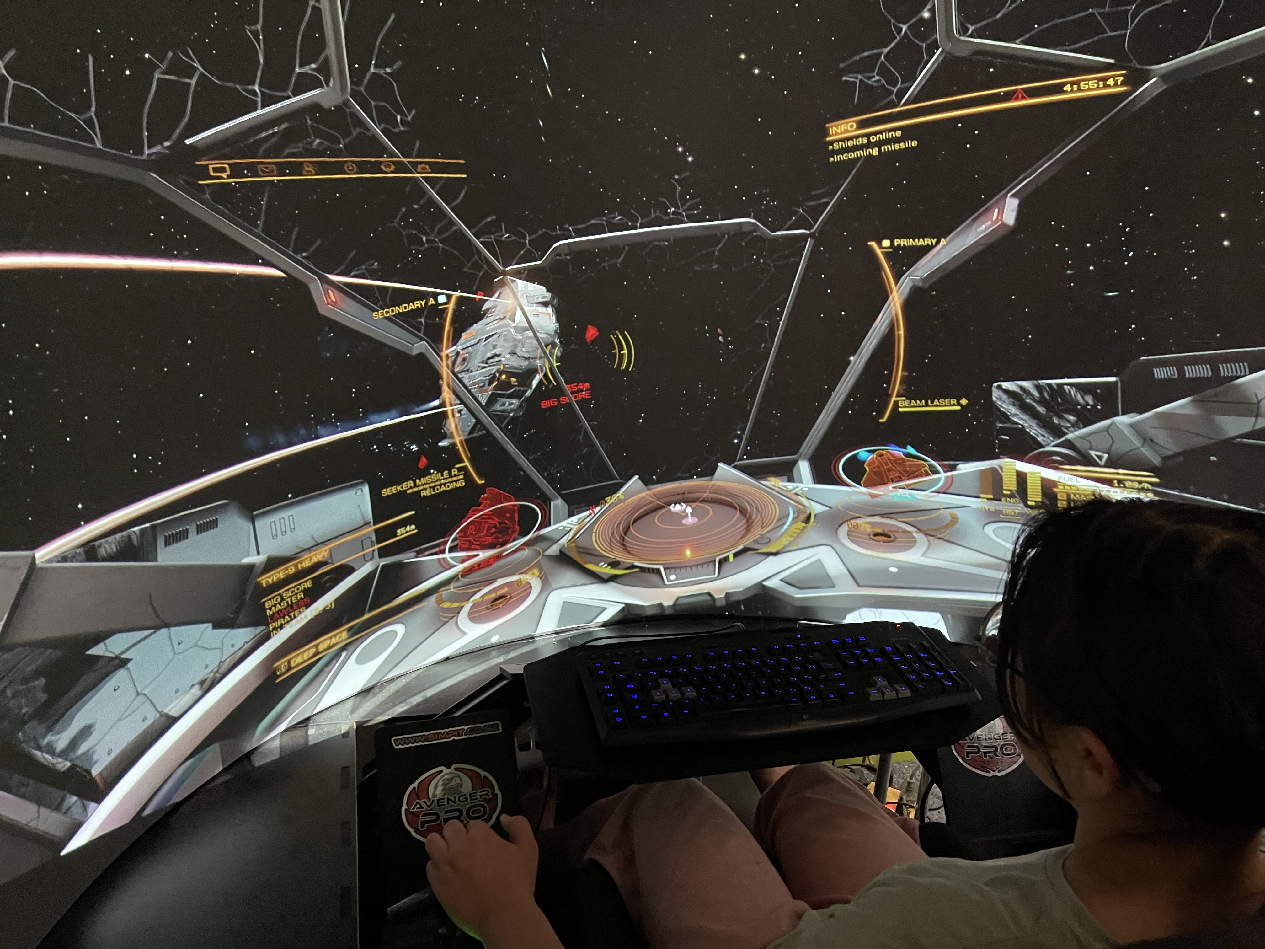 Deep-space combat — Avenger 202 PRO